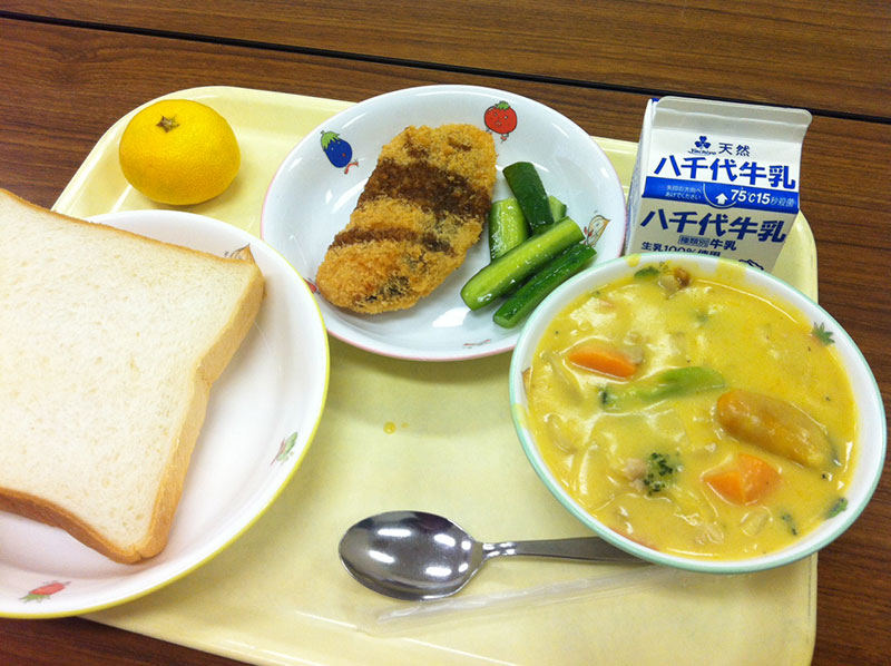 給食